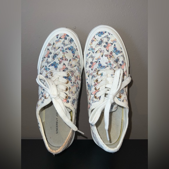 Sincerely Jules Butterfly Print Sneakers - Picture 4 of 7